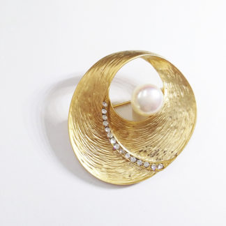 Golden möbius I