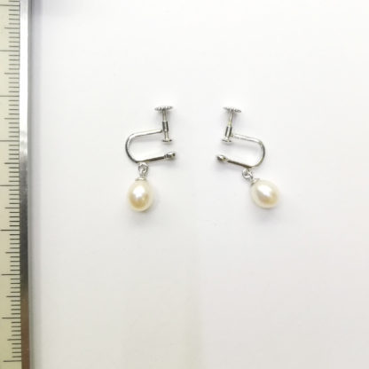 Silver Ear Cuffs with lustrous creamy white freshwater pearls  - Image 2