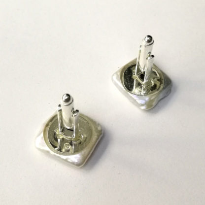 Silvery cufflinks with lustrous white and grey square nucleated freshwater pearls - Image 5